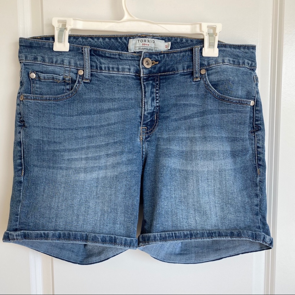 Torrid Light Wash Blue Jean Shorts